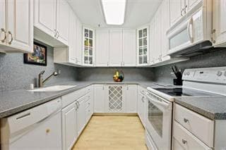 638 Arcadia Dr