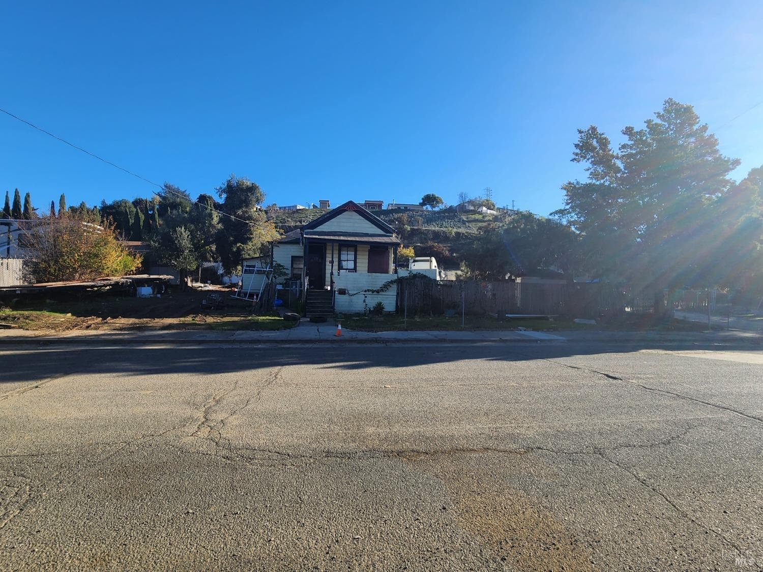 303 Lemon St
