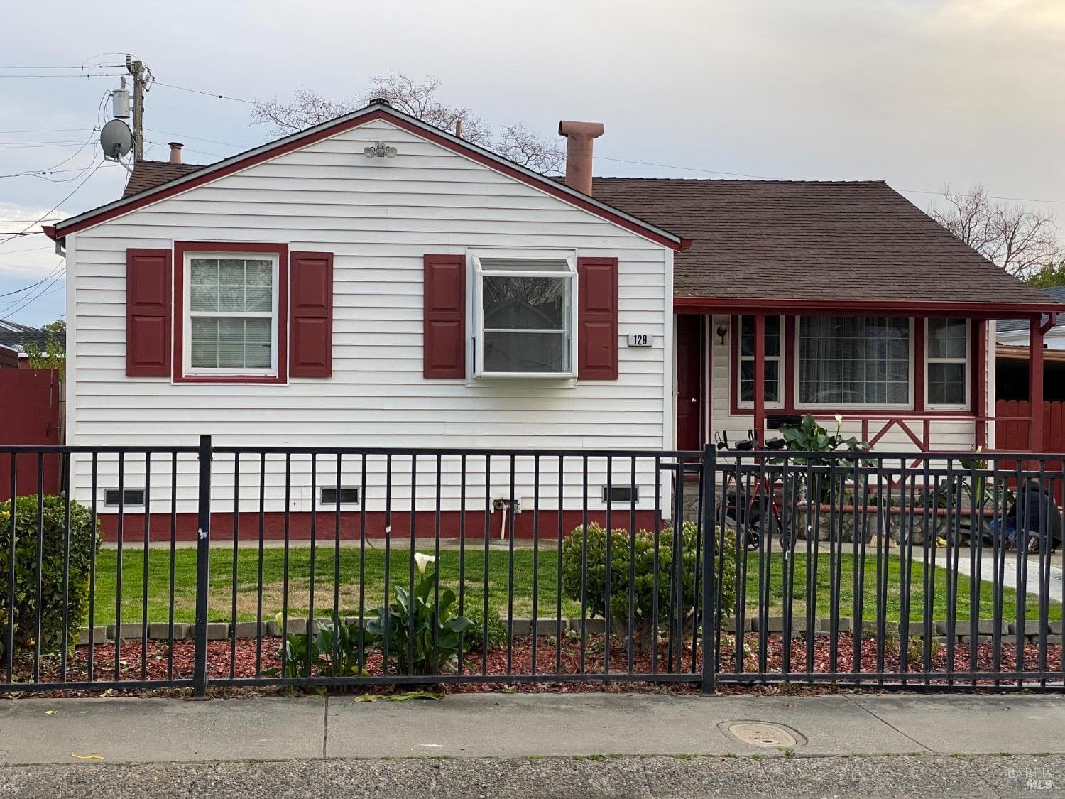 129 Foster St