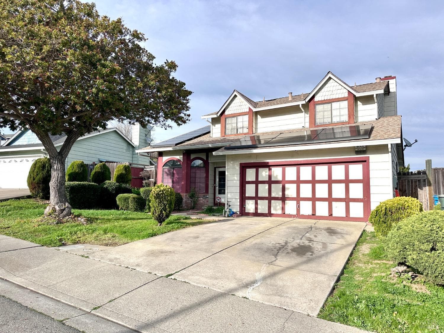 748 N Regatta Dr