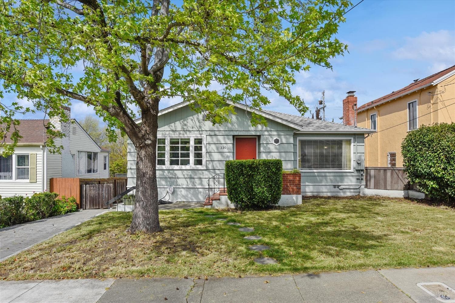 330 Valle Vista Ave