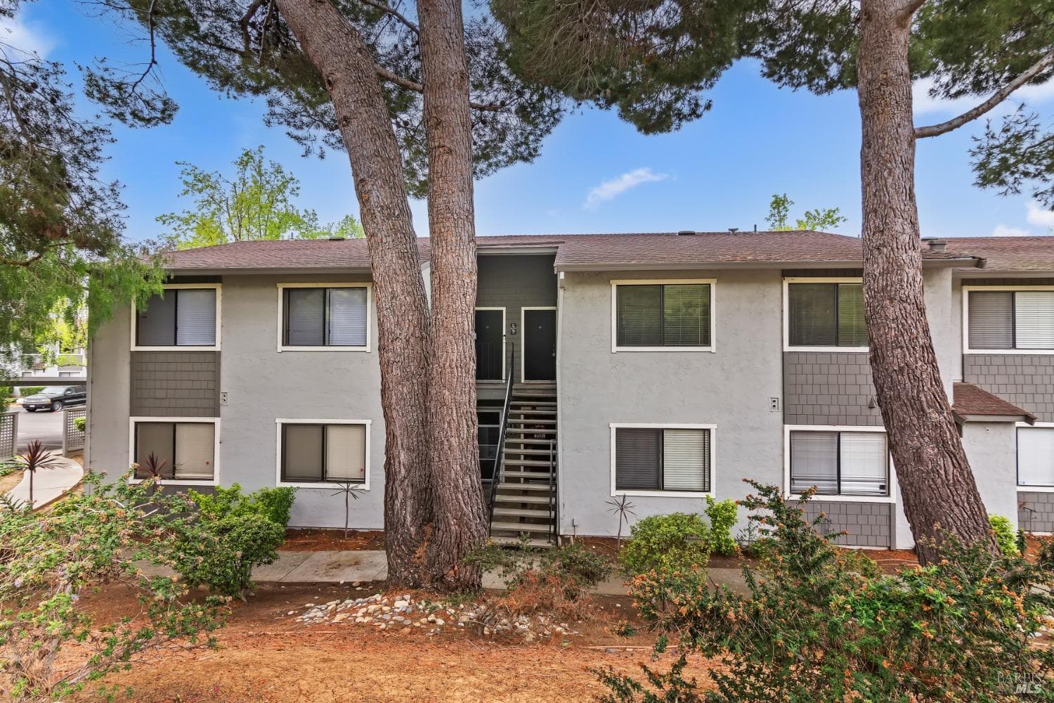 900 Cambridge Dr #98