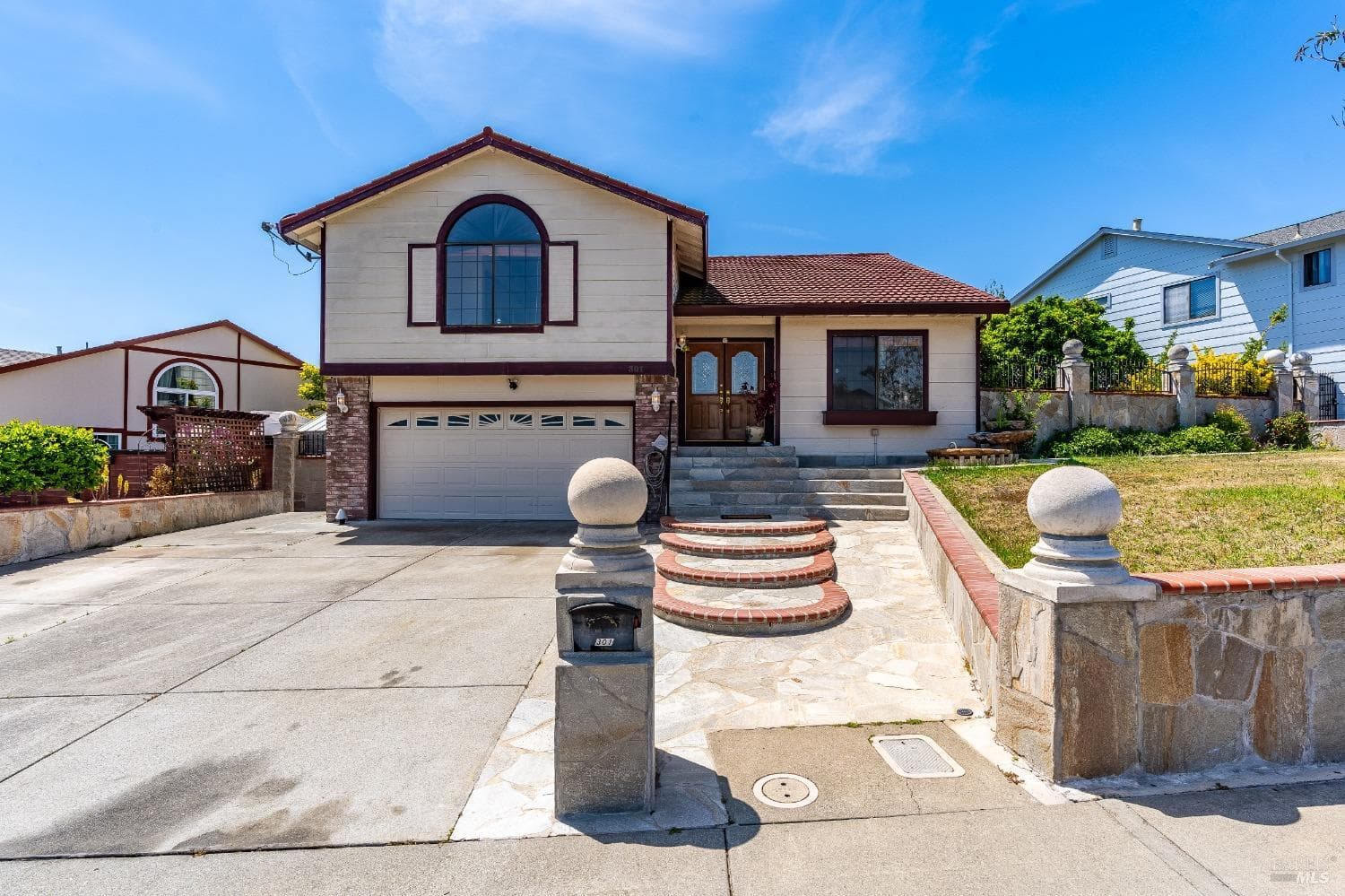 301 Sea Mist Dr