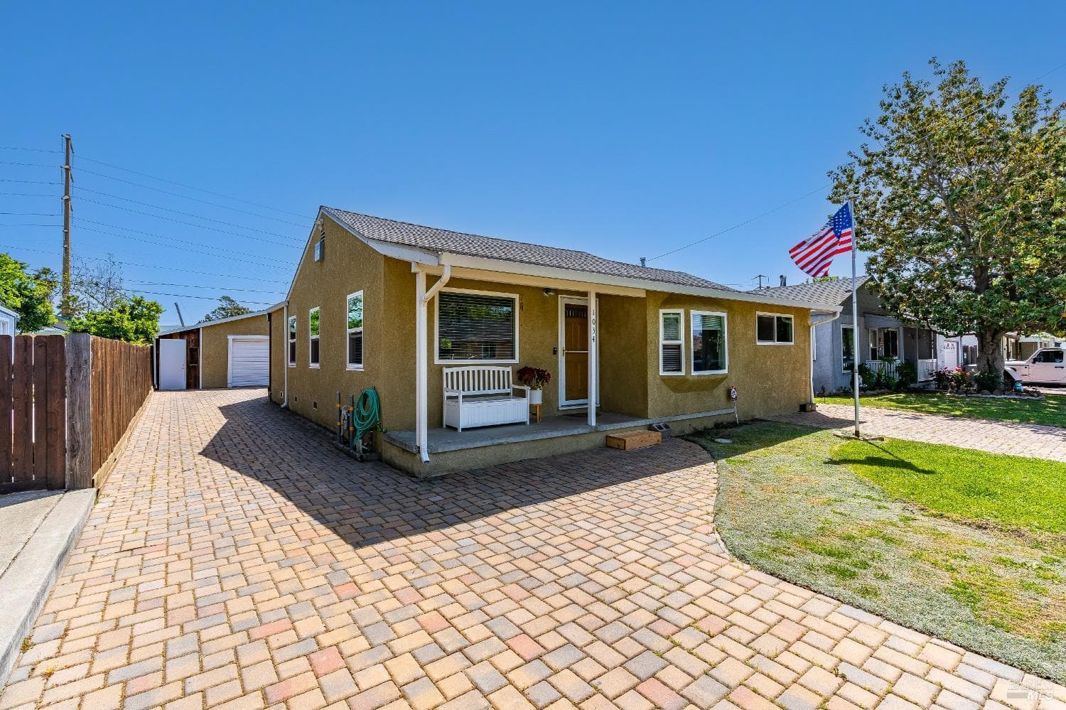 1034 Caldwell Ave
