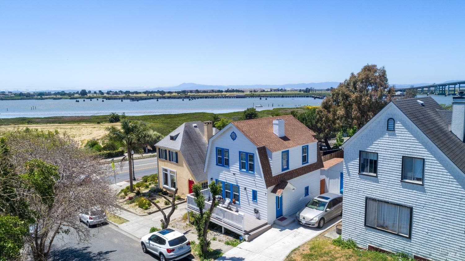 7 Sims Ave