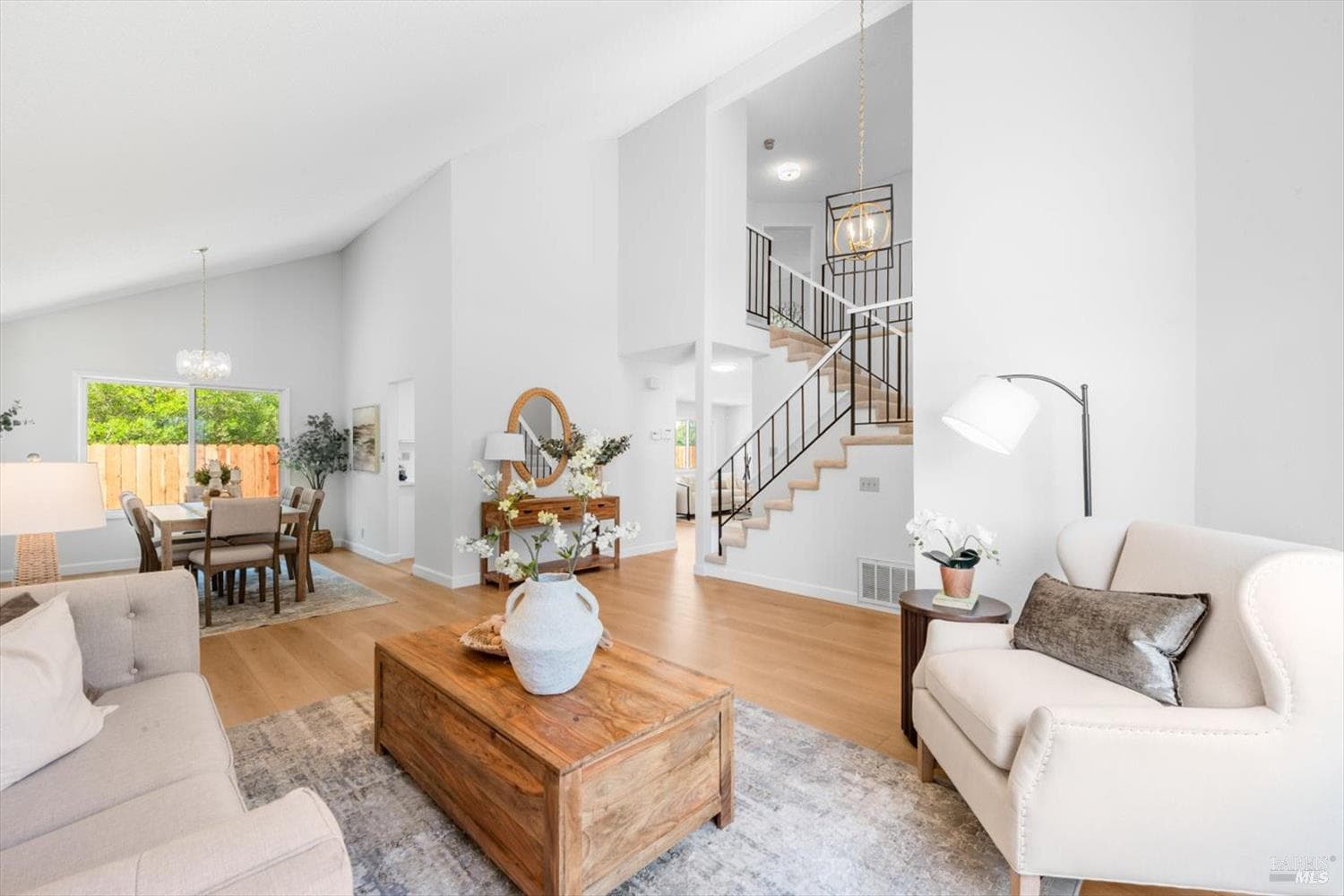 225 Riverview Dr