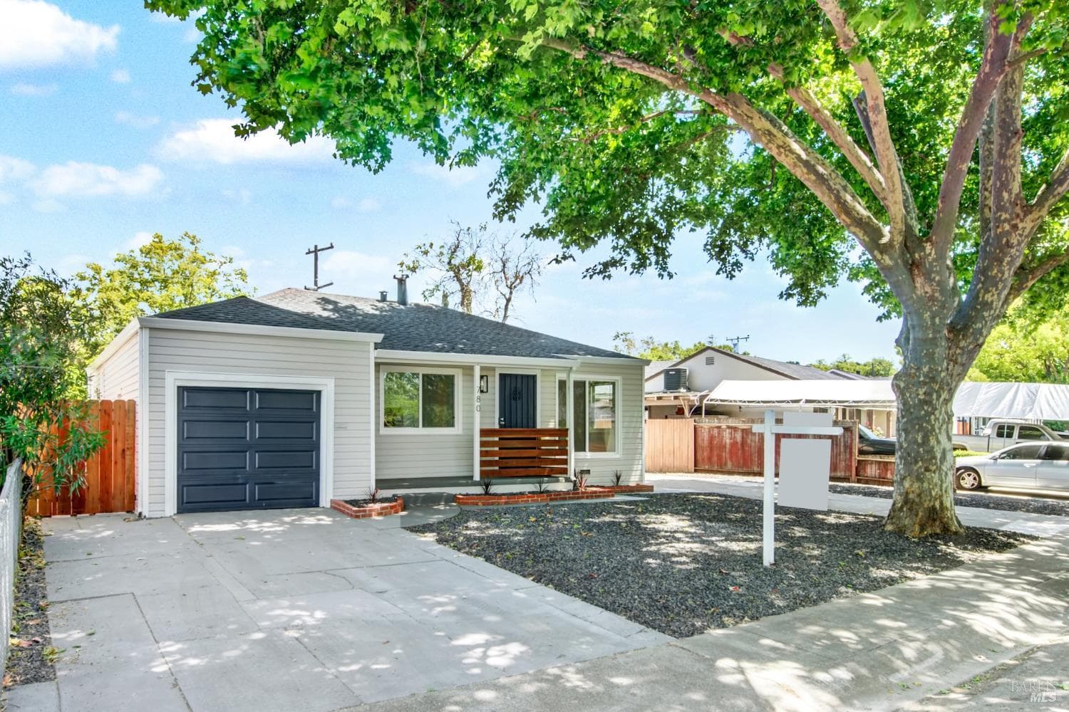 780 Rosewood Ave