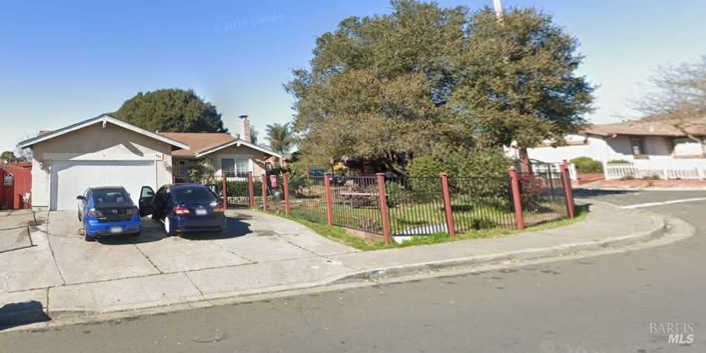 490 Whitney Ave