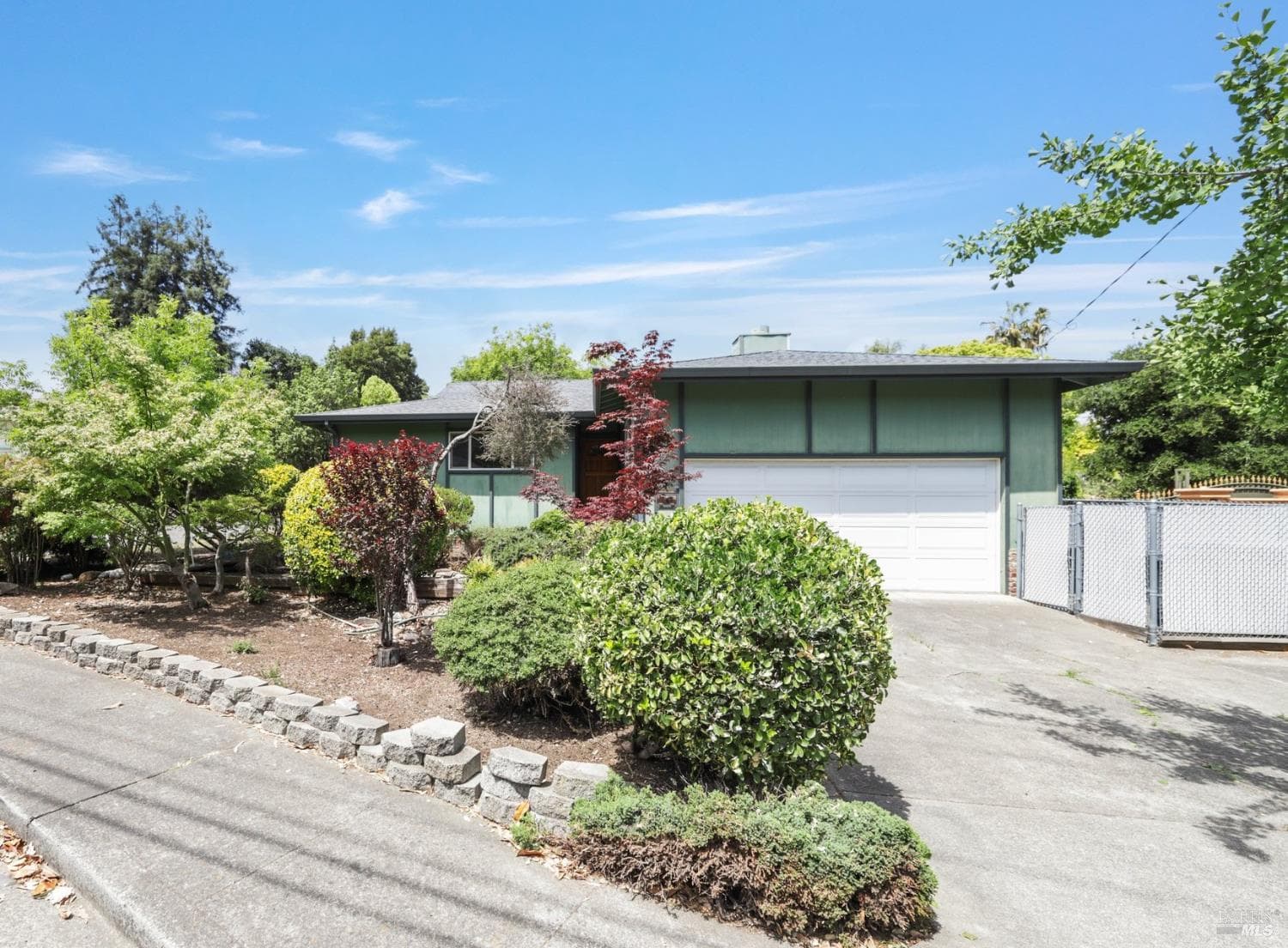 459 Maple Ave