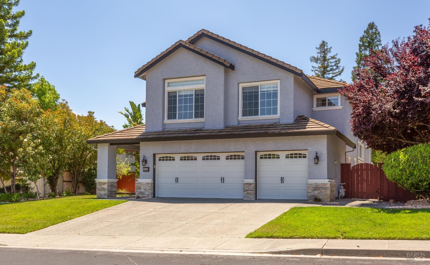 612 Hillcrest Cir